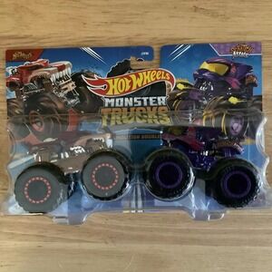 Mattel Hot Wheels Monster Trucks Demolition Doubles Hotweiler‎ Vs Scratch Attack